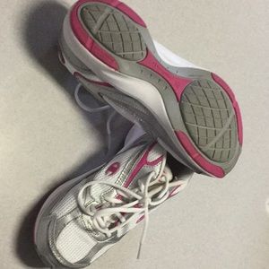 Gently used  didn’t wear for very long